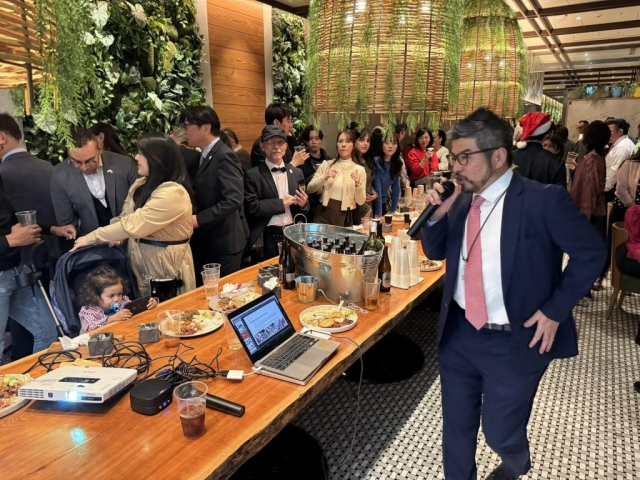 2023-Xmas-party-34-scaled